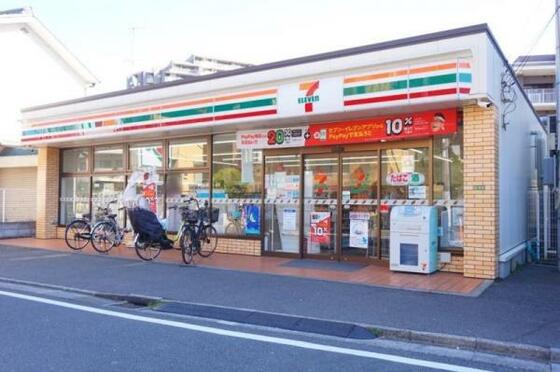 コンビニ　セブンイレブン足立中川１丁目店（コンビニ）まで487m