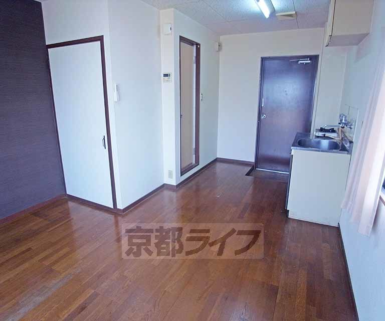 居室・リビング　広めのワンルームです。