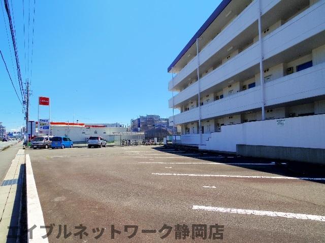 【静岡市駿河区手越原のマンションの駐車場】