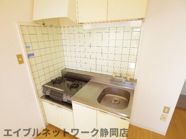 【静岡市駿河区手越原のマンションのキッチン】