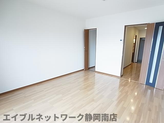 居室・リビング　ゆったり過ごせる居間です
