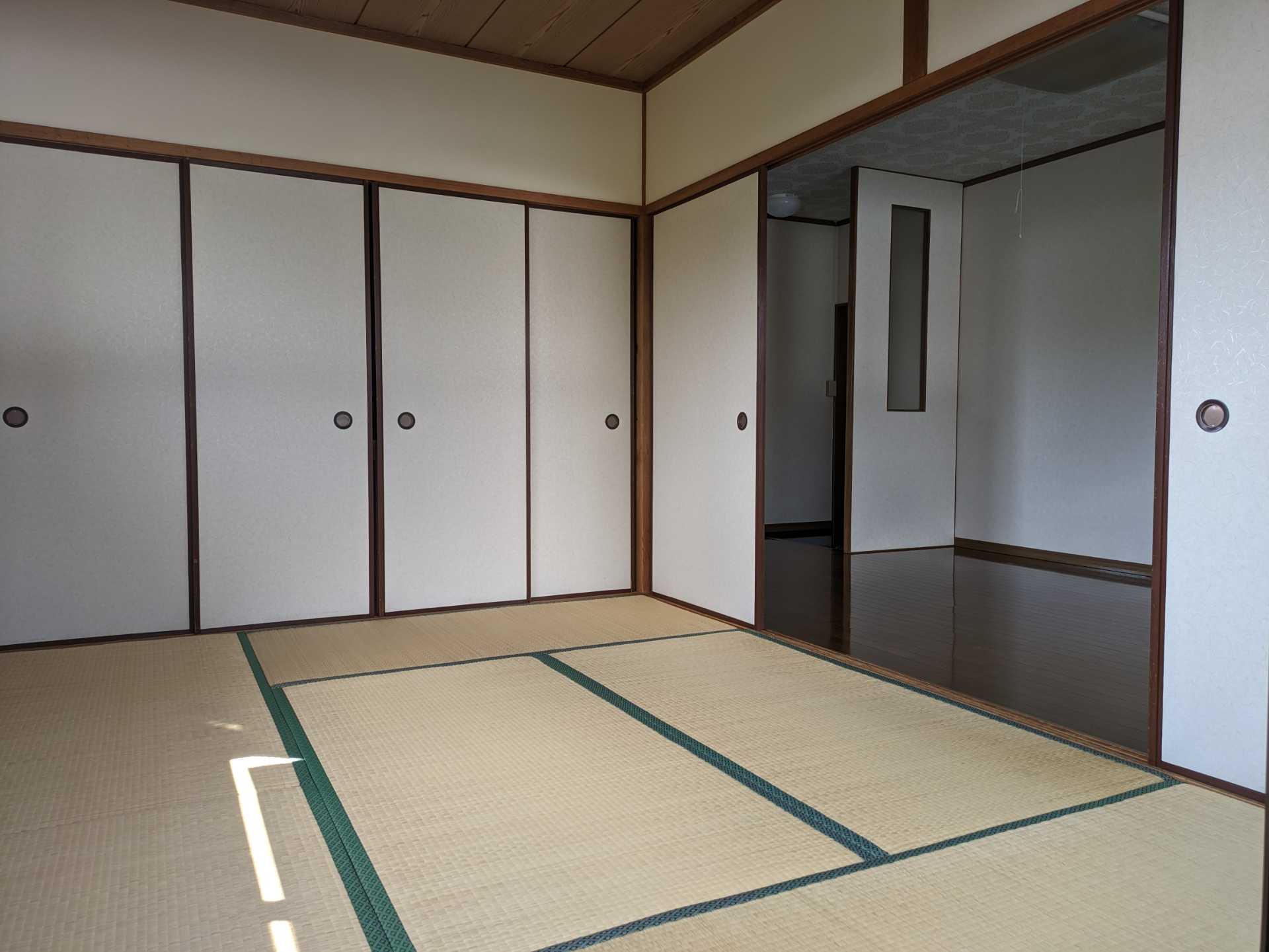 フレグランスクロギIの居間写真