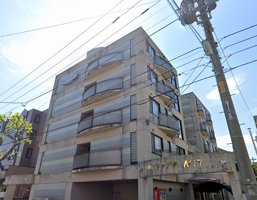 札幌市北区北十七条西のマンションの建物外観