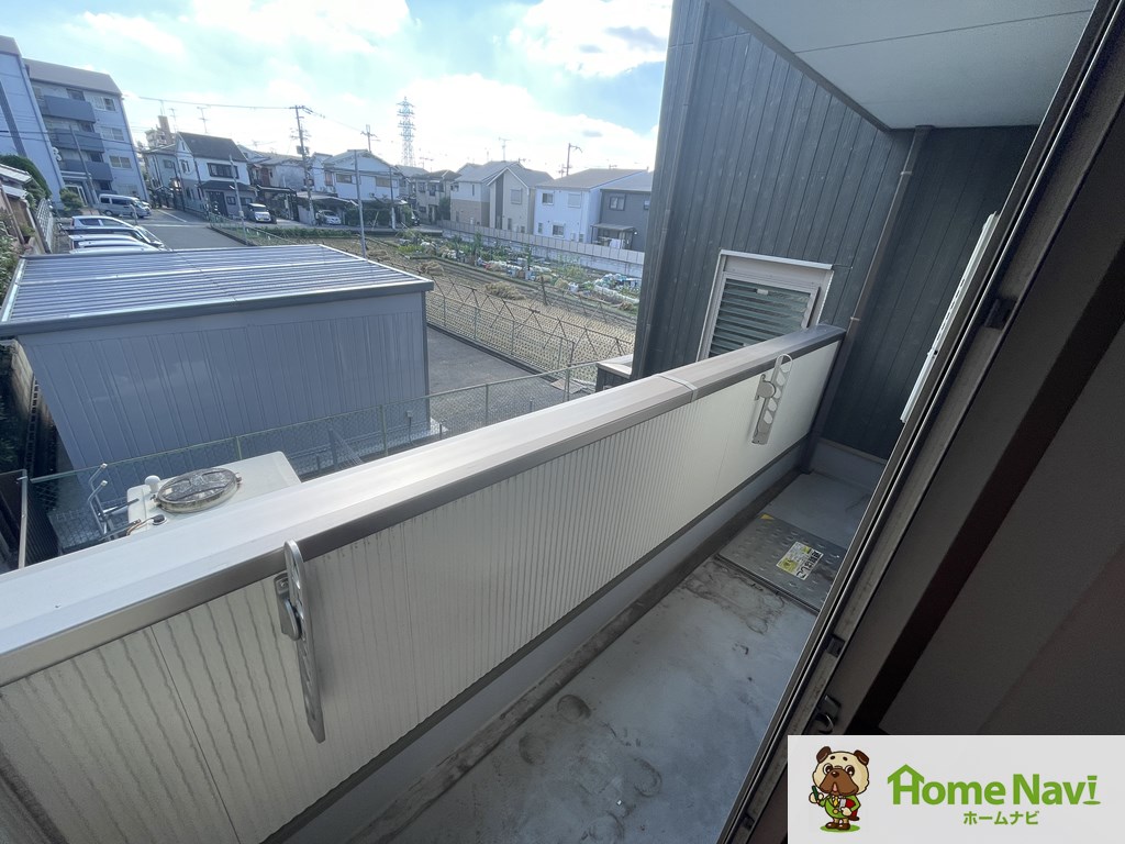 バルコニー　南向きで日当たり良好です。
