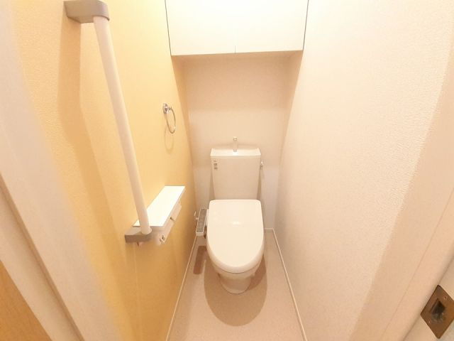 【伊賀市小田町のアパートのトイレ】