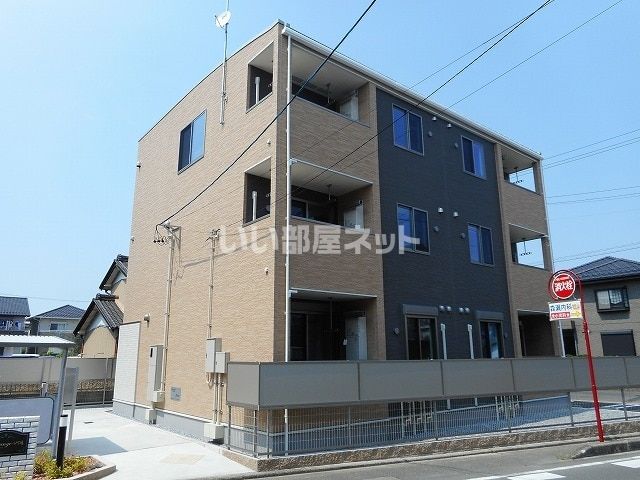 一宮市八町通のアパートの建物外観