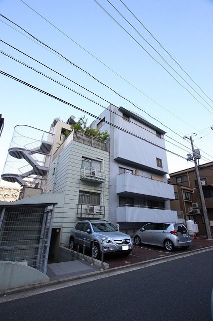 【段原松本ビルの建物外観】