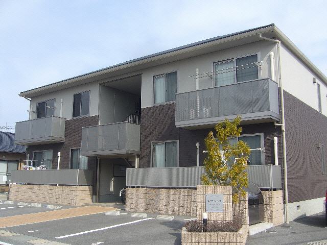 熊本市東区下江津のアパートの建物外観