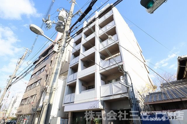 寝屋川市早子町のマンションの建物外観