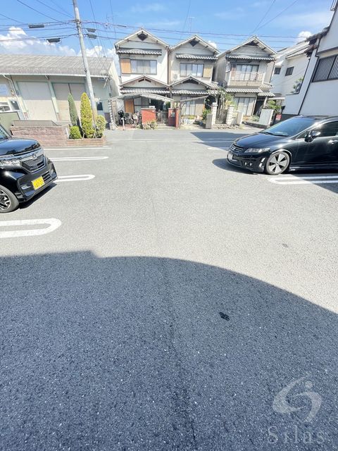 【ルミエール深井の駐車場】