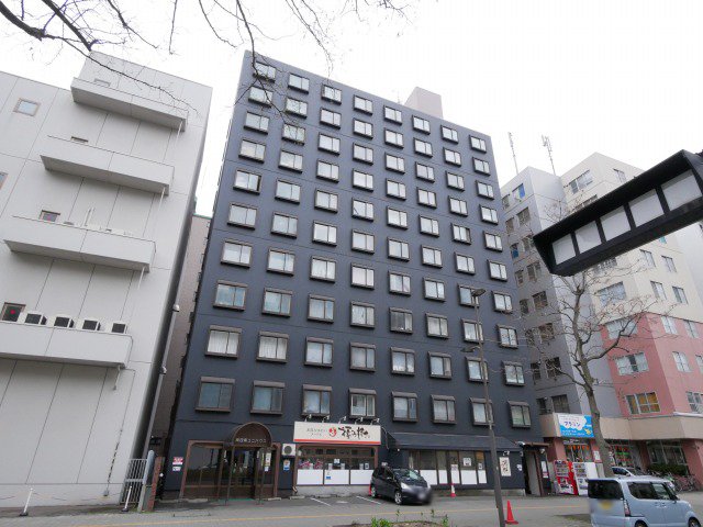 札幌市中央区南四条西のマンションの建物外観