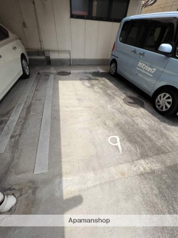 駐車場　駐車場