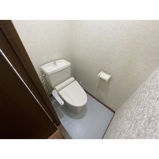 トイレ　※写真と現状が異なる場合、現状優先となります。