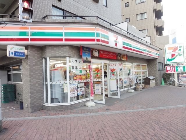 【川崎市高津区梶ケ谷のマンションのコンビニ】