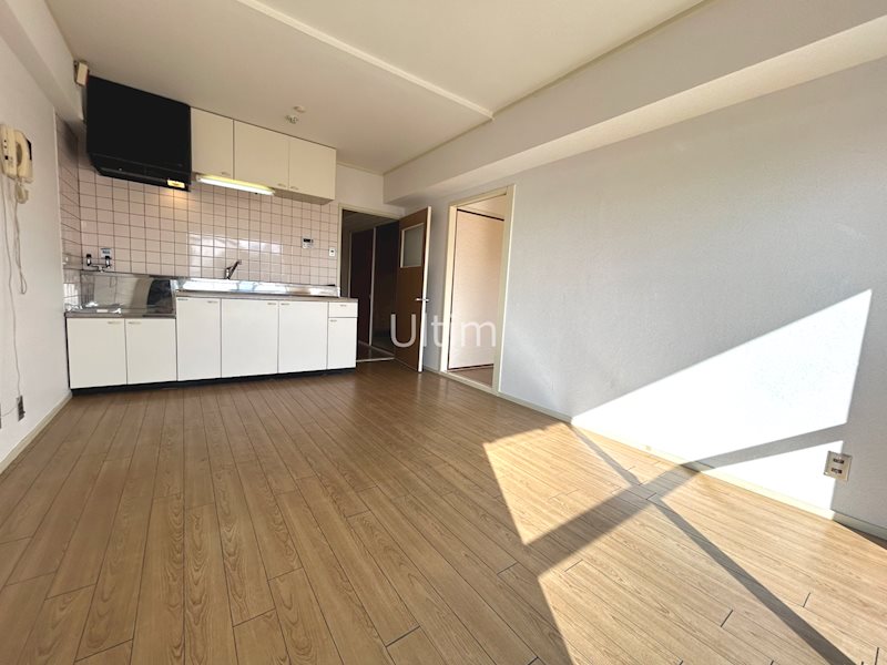 居室・リビング　室内