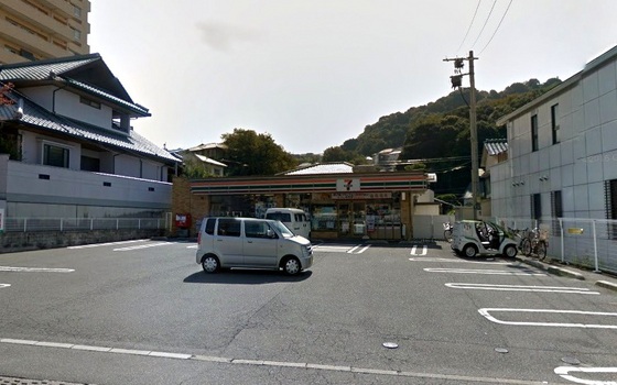 コンビニ　セブンイレブン広島牛田東店（コンビニ）まで834m