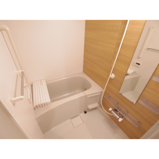 バス・シャワールーム　反転タイプの写真になります