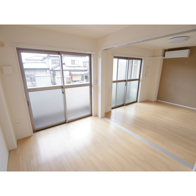 居室・リビング　反転タイプの写真になります