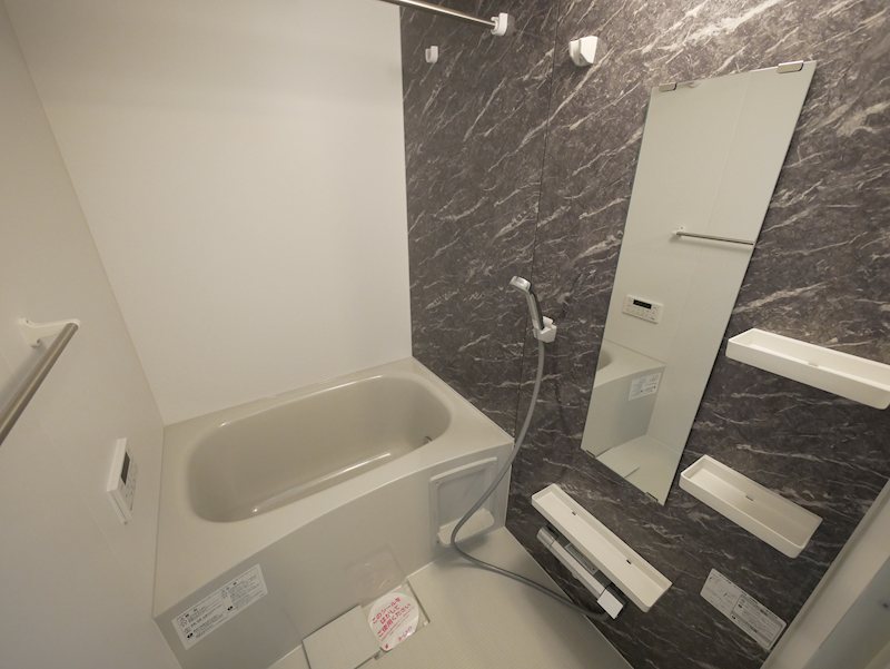 バス・シャワールーム　追焚き給湯・浴室換気乾燥機付き