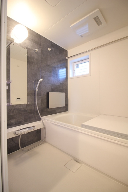 バス・シャワールーム　※写真は他号室です