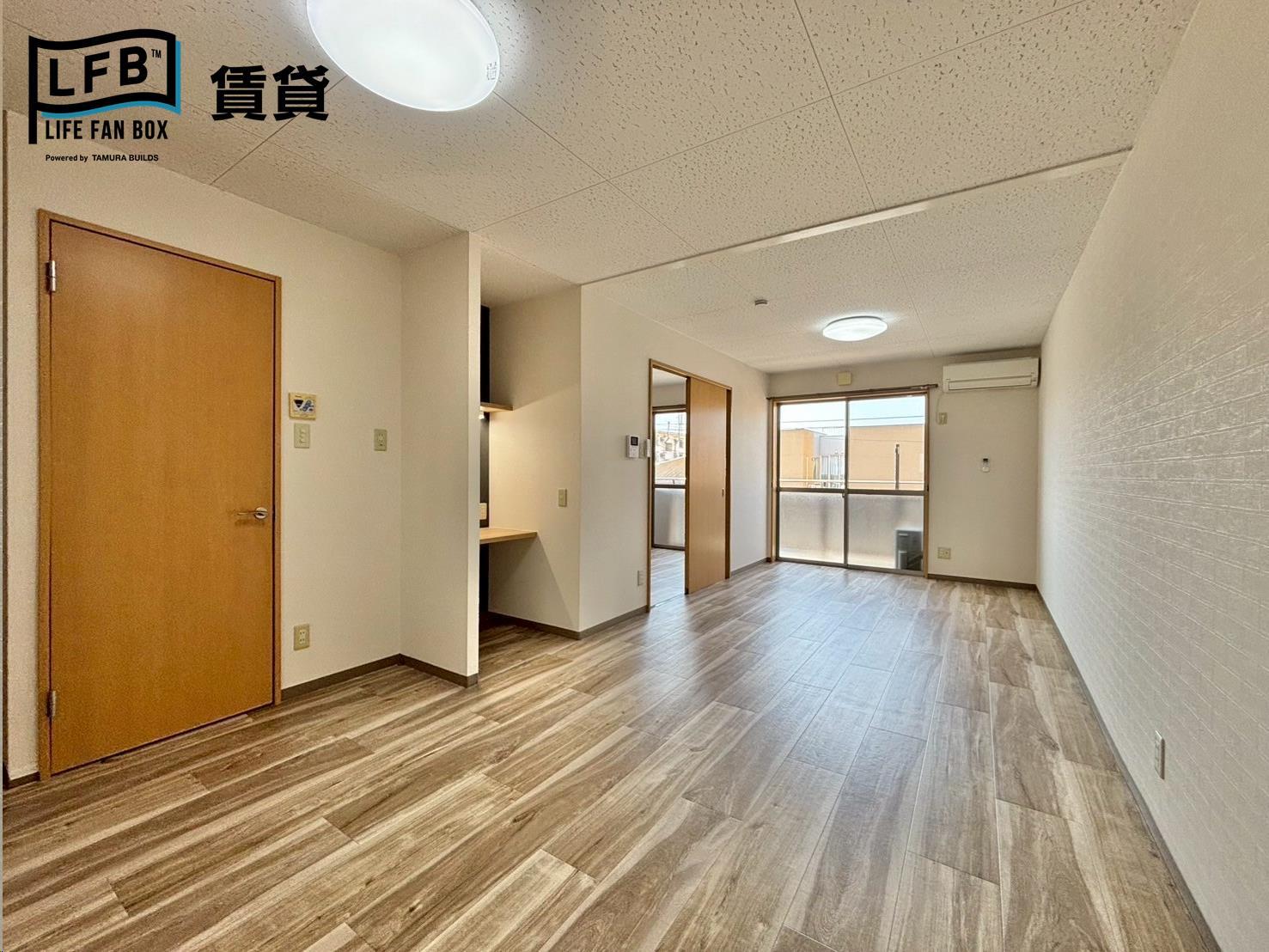 居室・リビング　※203の写真です