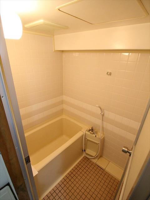 バス・シャワールーム　松山市味酒町　味酒直貴ビル　浴室