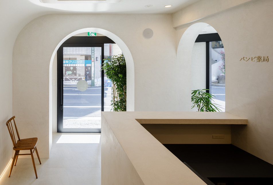 ドラックストア　バンビ薬局 千駄ヶ谷店（ドラッグストア）まで267m