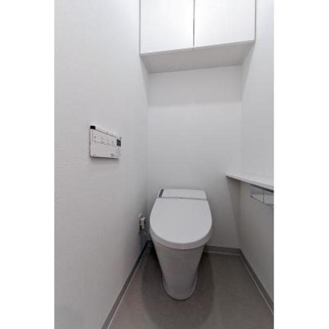 トイレ　※写真は同タイプ住戸です。