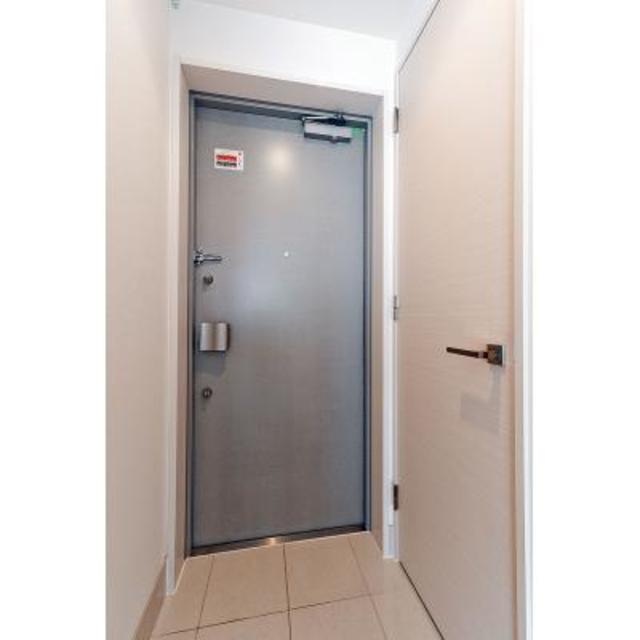 玄関　※写真は同タイプ住戸です。