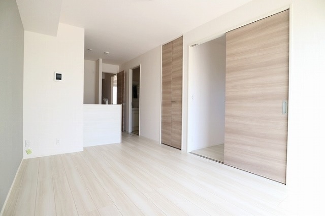 居室・リビング　※同施工メーカーの内装写真です