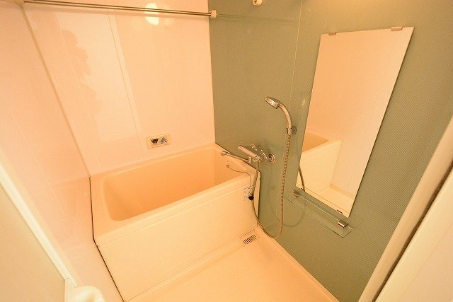 バス・シャワールーム　シンプルで機能的なユニットバスです！