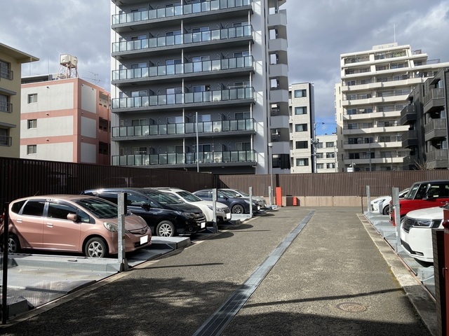 駐車場　敷地内駐車場