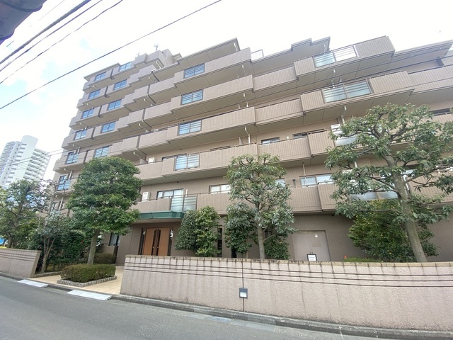 建物外観　建物東側から撮影