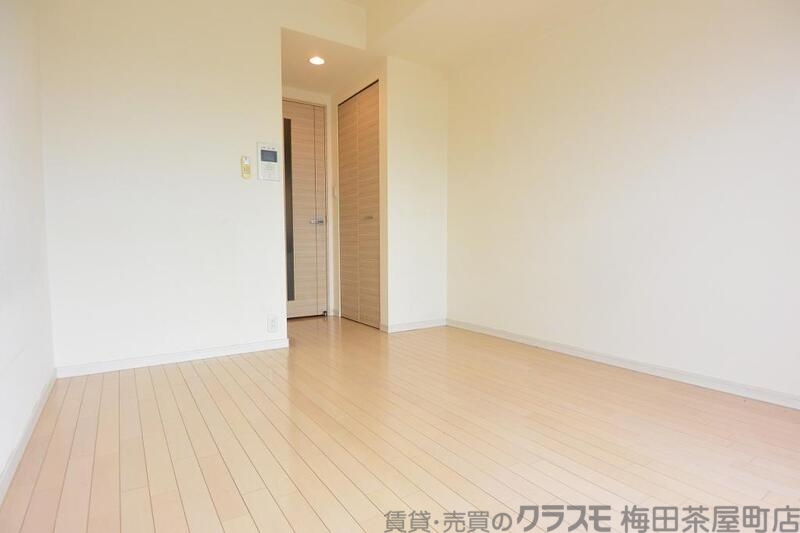 居室・リビング　室内