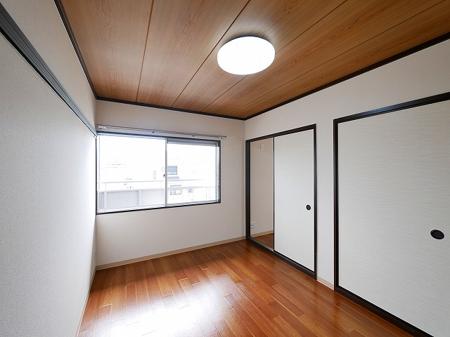 その他部屋・スペース　広くて明るい寝室