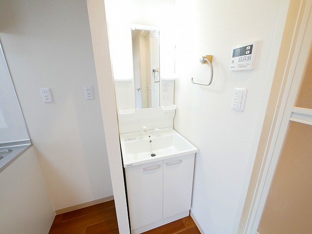 洗面設備　使いやすい洗面所です