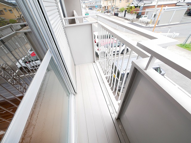 バルコニー　外からの目が気にならないバルコニーで洗濯物が干せます