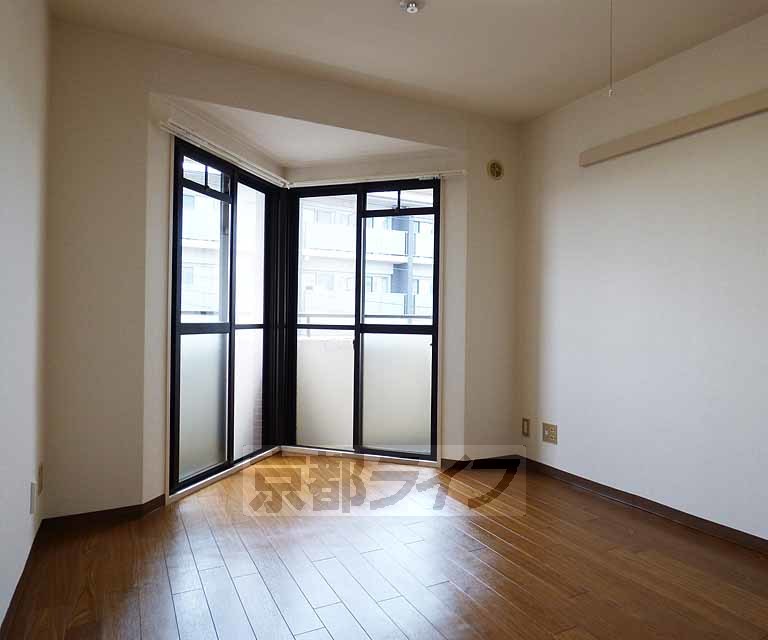 居室・リビング　きれいな室内です。