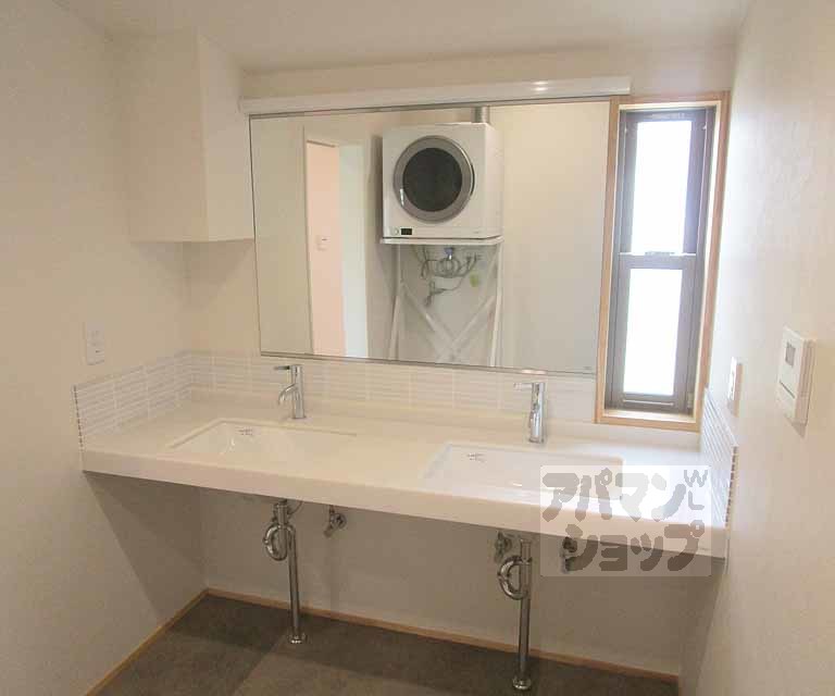 洗面設備　IV号室の写真です。