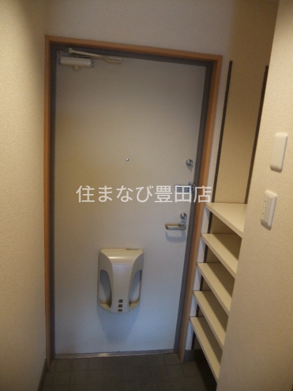 玄関　同型別部屋写真