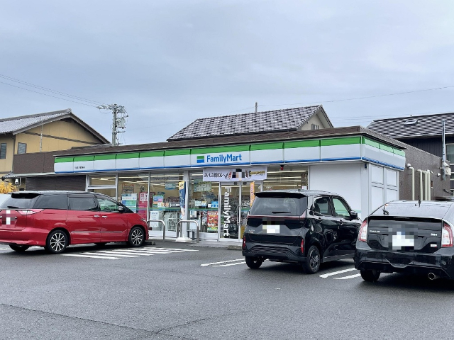 コンビニ　ファミリーマート焼津大覚寺店（コンビニ）まで226m