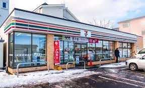 コンビニ　セブンイレブン札幌富丘3条3丁目店（コンビニ）まで421m