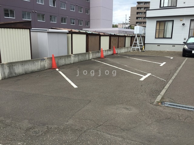 駐車場　駐車場