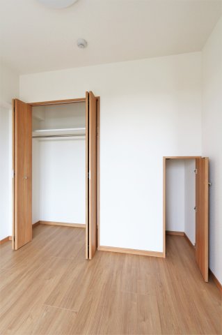 収納　参考写真（同物件別部屋）