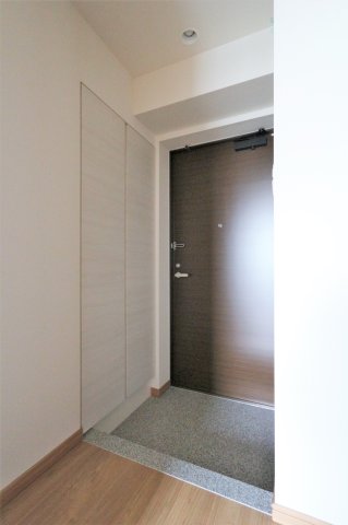 玄関　参考写真（同物件別部屋）