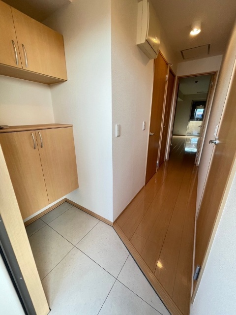 玄関　同物件別部屋