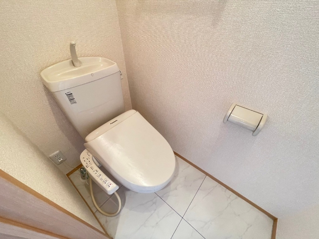 トイレ　同物件別部屋