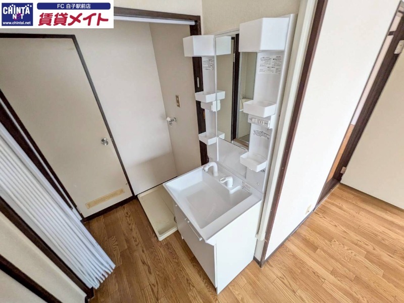 洗面設備　同物件別室写真