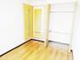 居室・リビング　５．３帖の洋室が二部屋あります♪