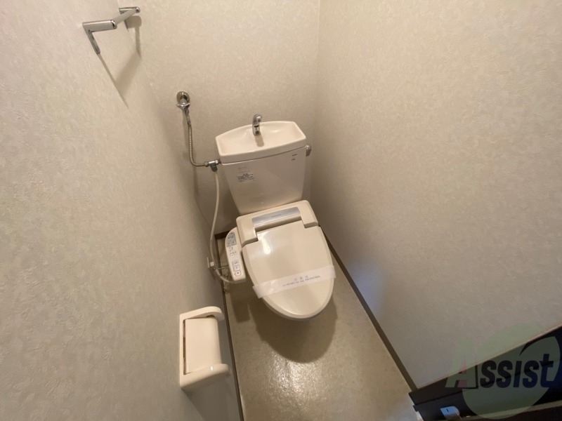 トイレ　こちらはトイレです。清潔感があり、安心して使用できます。